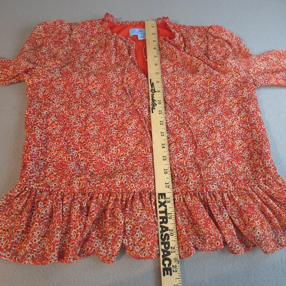 CeCe Red Floral Blouse Ruffled Hem Long Skeeves Size Small - Picture 5 of 7